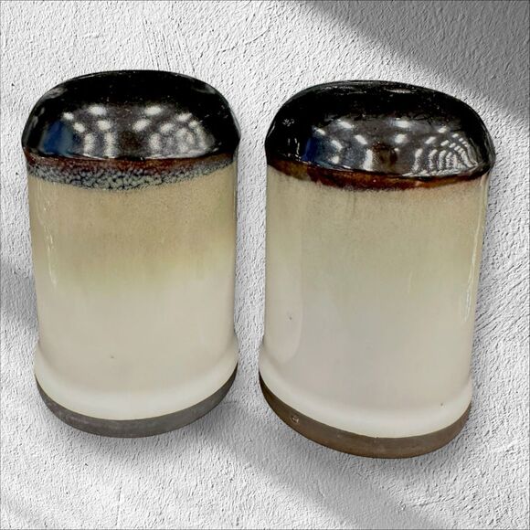 Vintage Sango Nova Black Salt and Pepper Shakers - Picture 4 of 16